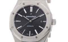 爱彼名表遭遇“金属之殇”，表带意外断裂如何优雅